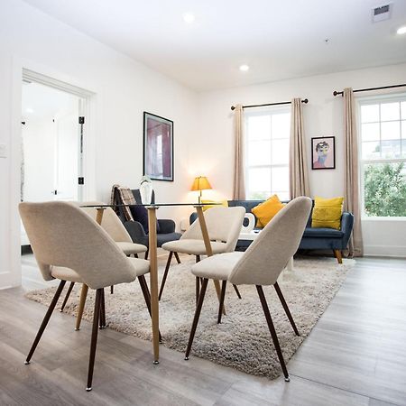 It'S A Corner Unit With Cool City Skyline Views! Вашингтон Екстериор снимка