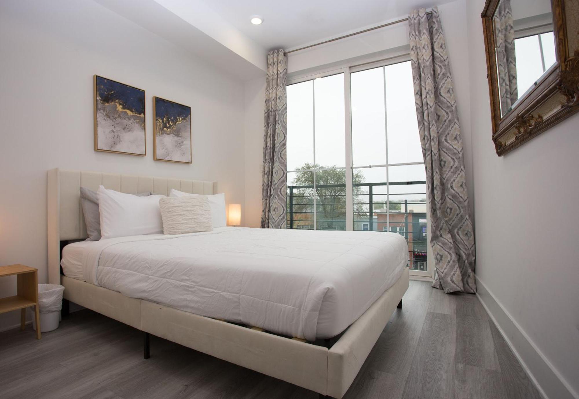 It'S A Corner Unit With Cool City Skyline Views! Вашингтон Екстериор снимка