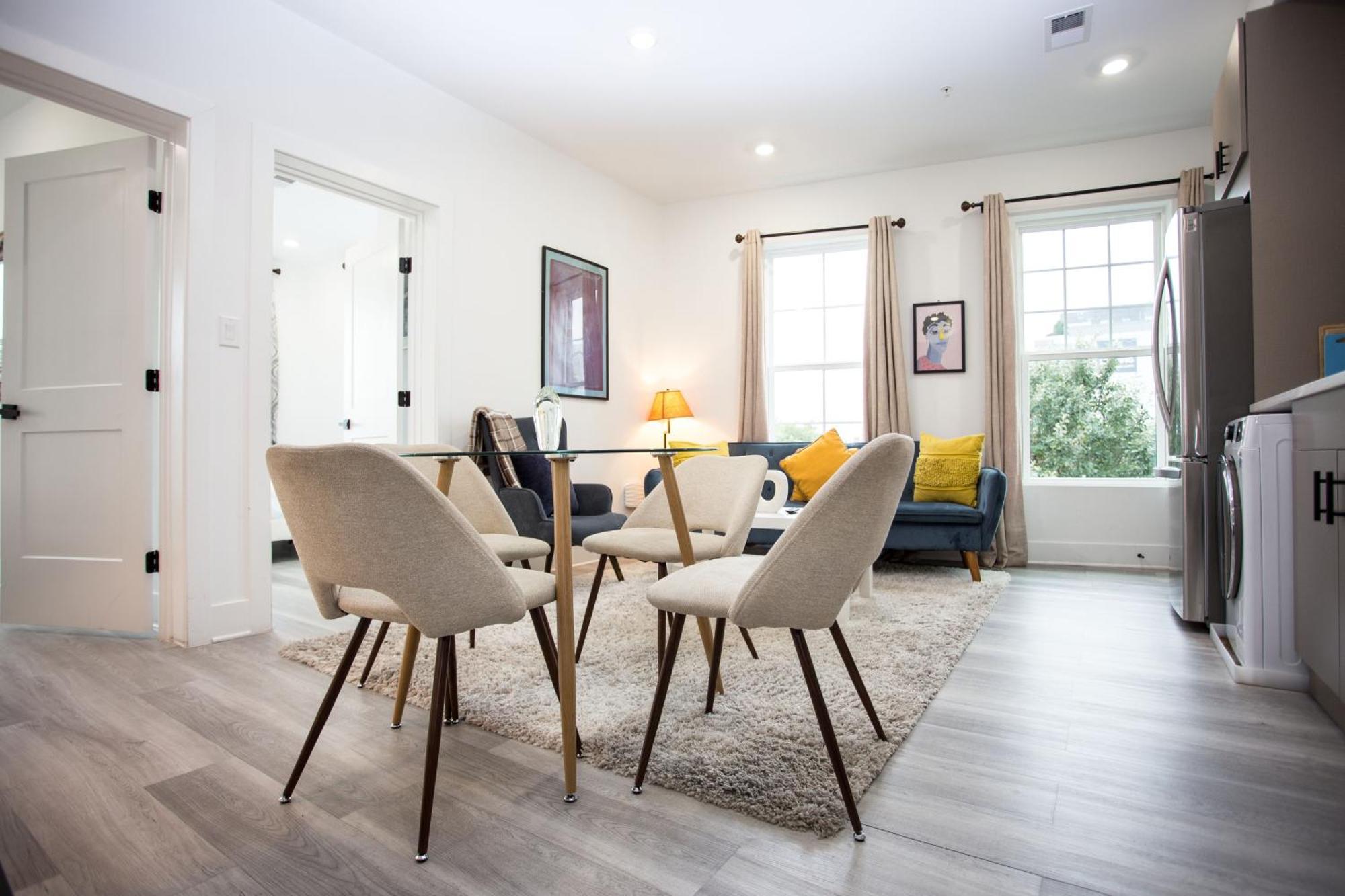 It'S A Corner Unit With Cool City Skyline Views! Вашингтон Екстериор снимка